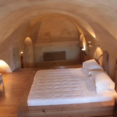 Hotell L'hotel In Pietra 3*